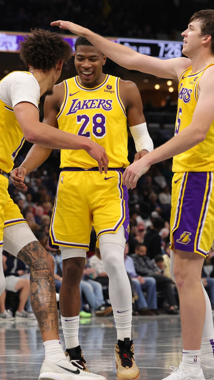 -步行者客场力克湖人，取得五连胜