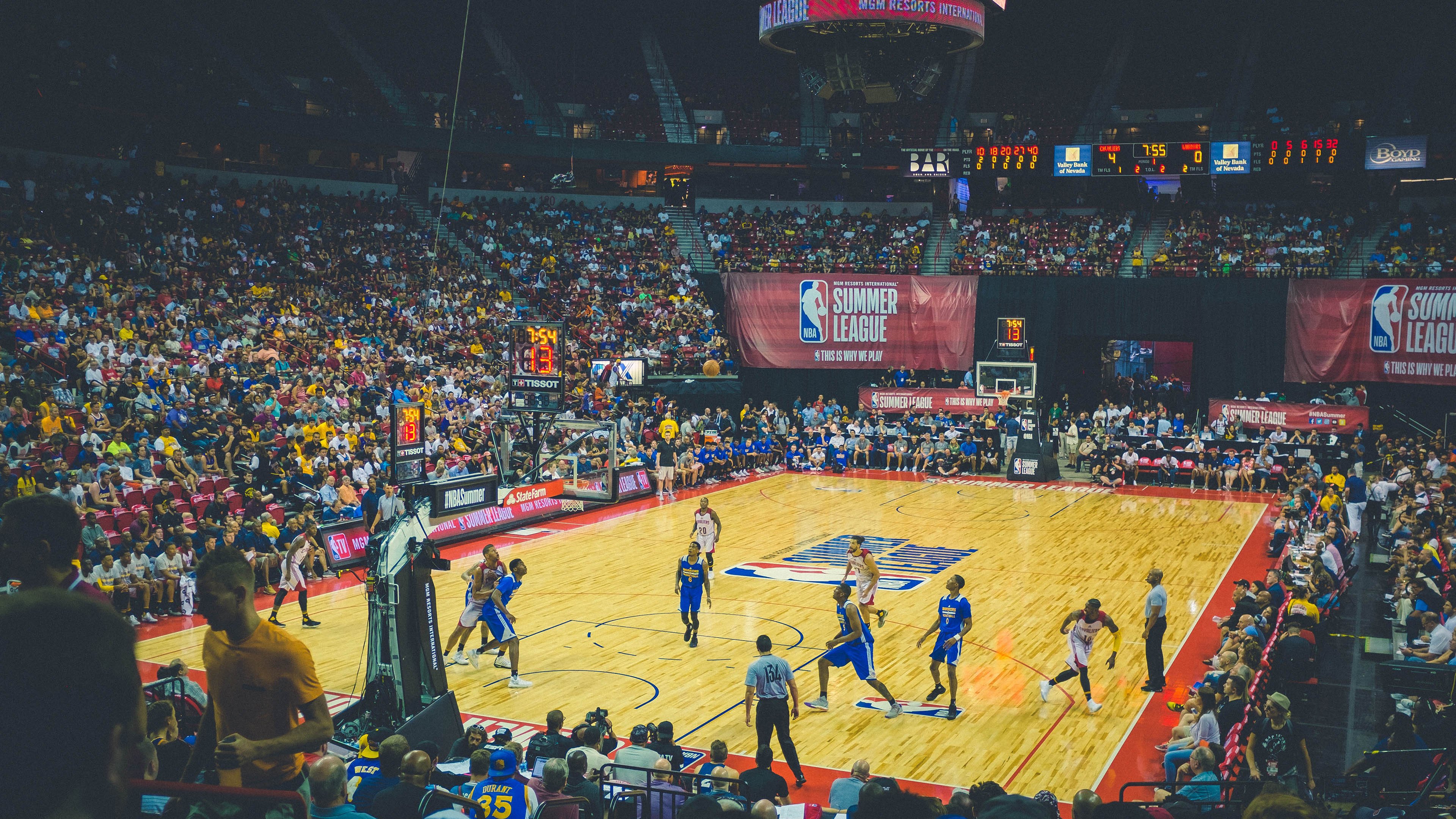 东方明珠下的巨兽，锡安统治全场，上海队对阵开拓者的跨洋启示