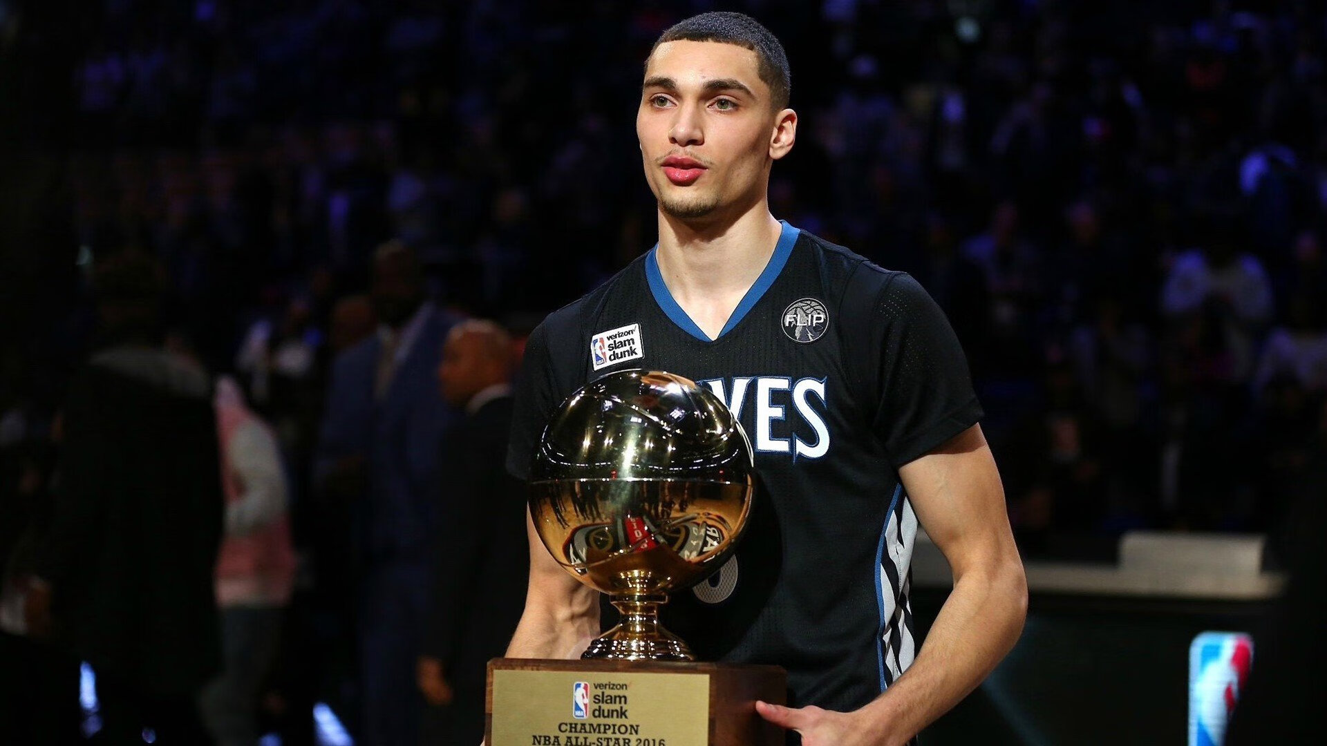 DB电竞分析入口-当上海遇见灰熊,库里式杀伤的跨维度启示