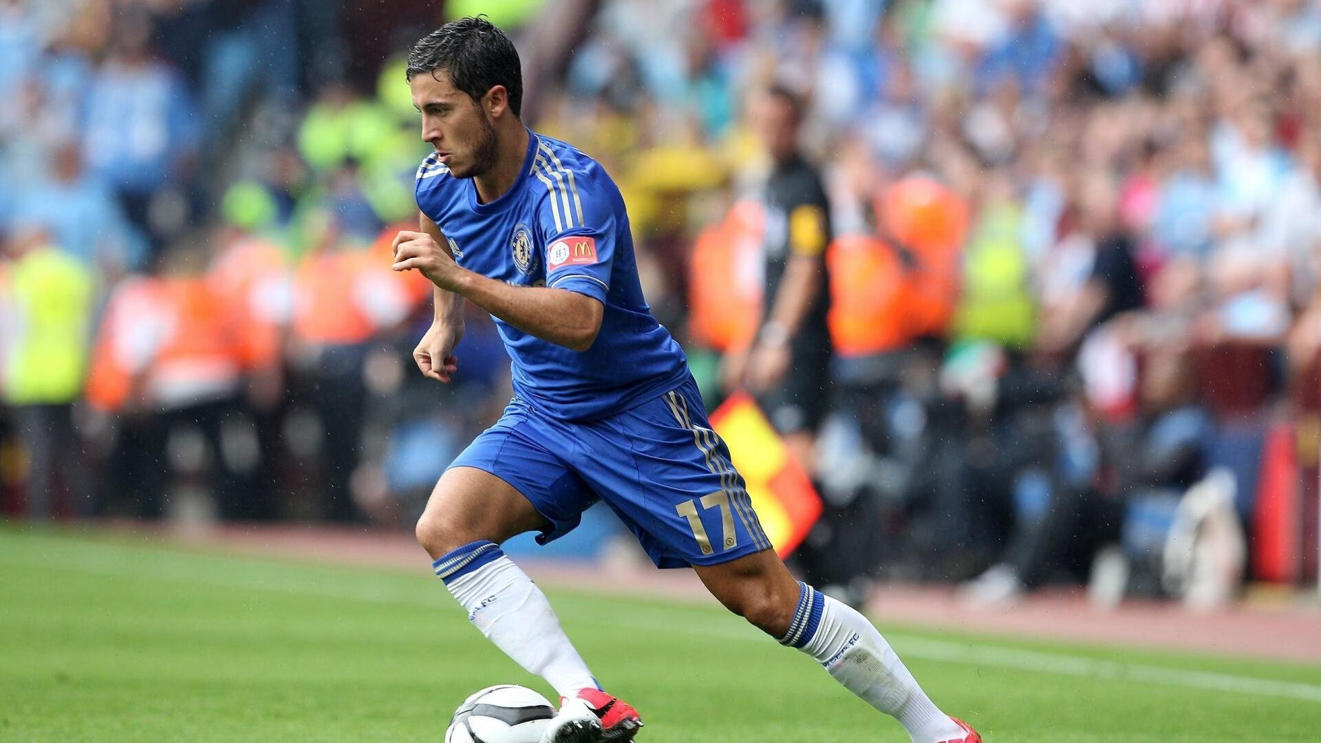 奥斯梅恩爆发破僵局,曼城硬仗险胜委维拉